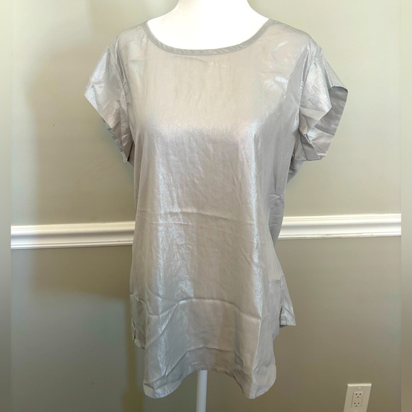 CHICO’S Metallic Lightweight Top - Picture 1 of 7